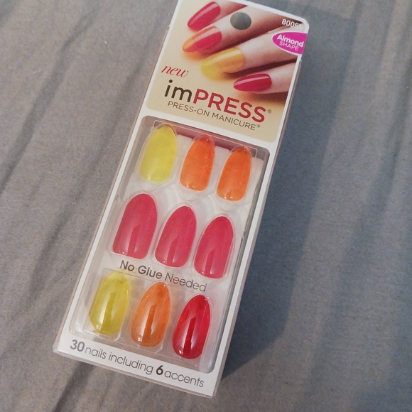 NWT! IMPRESS PRESS ON NAILS - Picture 2 of 8